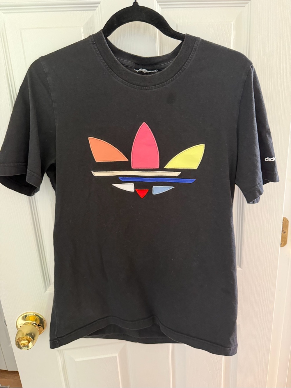 Adidas Women's Adicolor Shattered Trefoil T-Shirt Size Medium